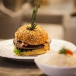hamburger-515389_1280-1-768×512
