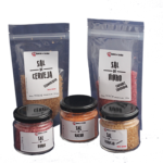Sais Aromatizados Homem na Cozinha