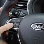 Comandos no volante